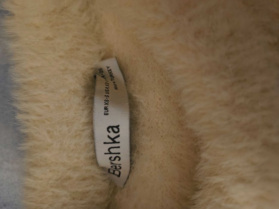 Зимни пуловери в различни цветове