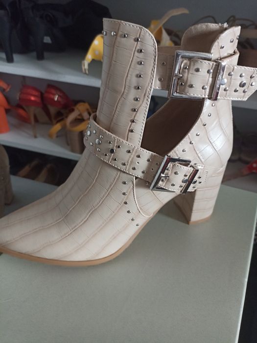 Botine noi, mărimea 41