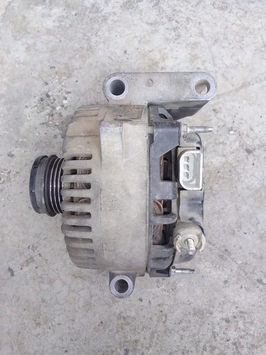 алтернатор/динамо  за  мазда трибют