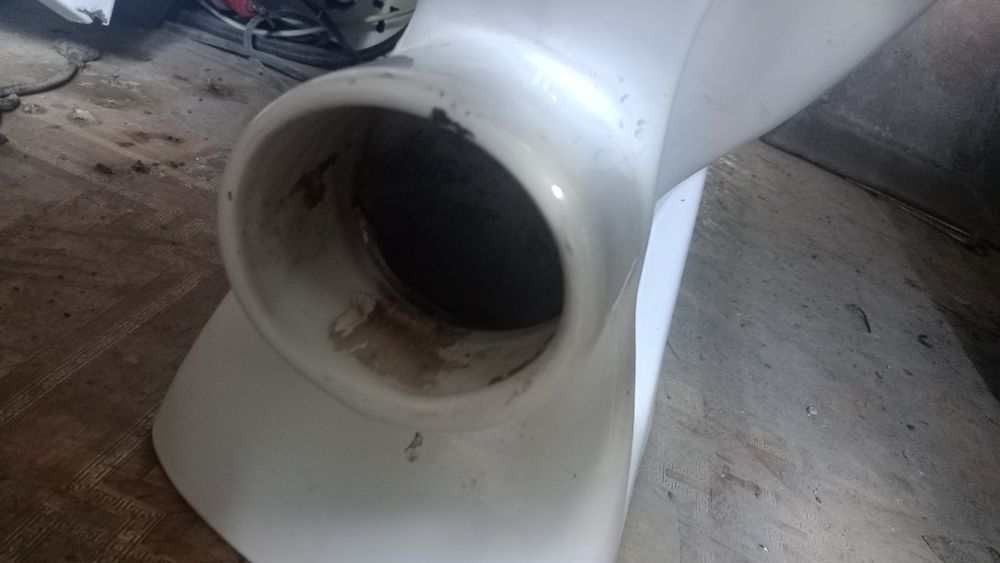 Унитаз в отличном состоянии.