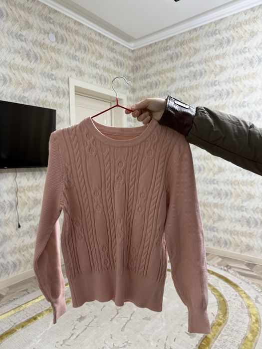 Свитер теплый новый