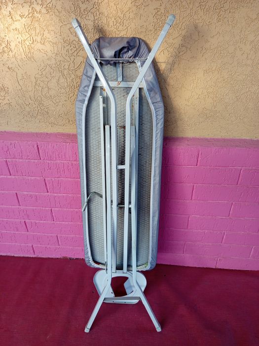 Доска гладильная .