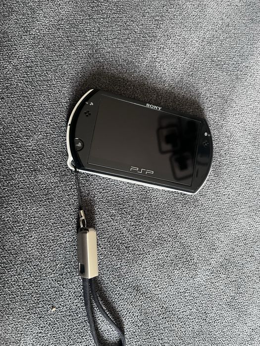 Продам приставку PSP Go