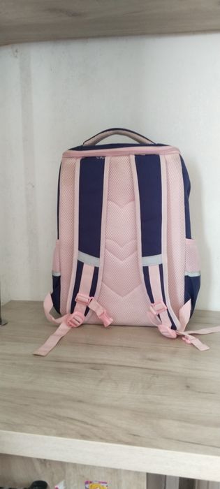 Продам рюкзаки 2500