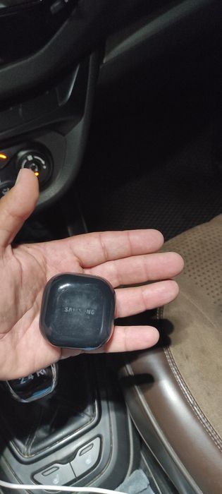 Продам наушники Galaxy buds live
