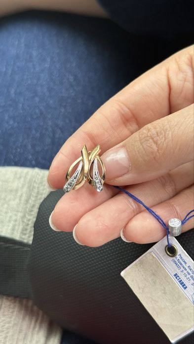 Серьги золотые с бриллиантами