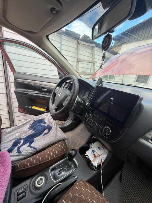 Срочно продам Митсубиси Оутландер