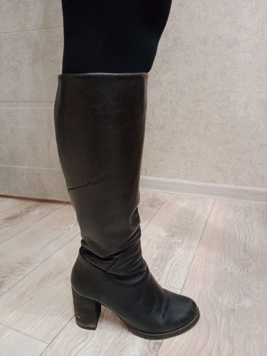 Продам зимние сапоги, 3 пары.