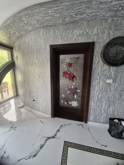 Uși decorative din lemn de tei.