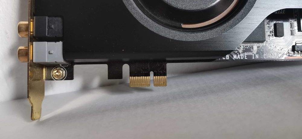 Звукова аудио карта пълен комплект ASUS Xonar D2X, PCI-E x1, 24-bit / 96kHz (5.1) за геймърски PC компютър за Linux Windows CMI8788 [Oxygen HD Audio]