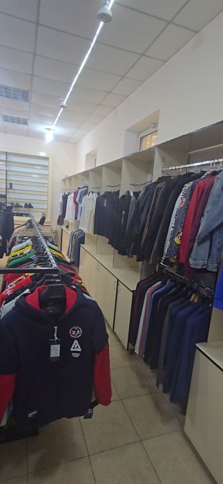 Продаётся мебель для магазина.