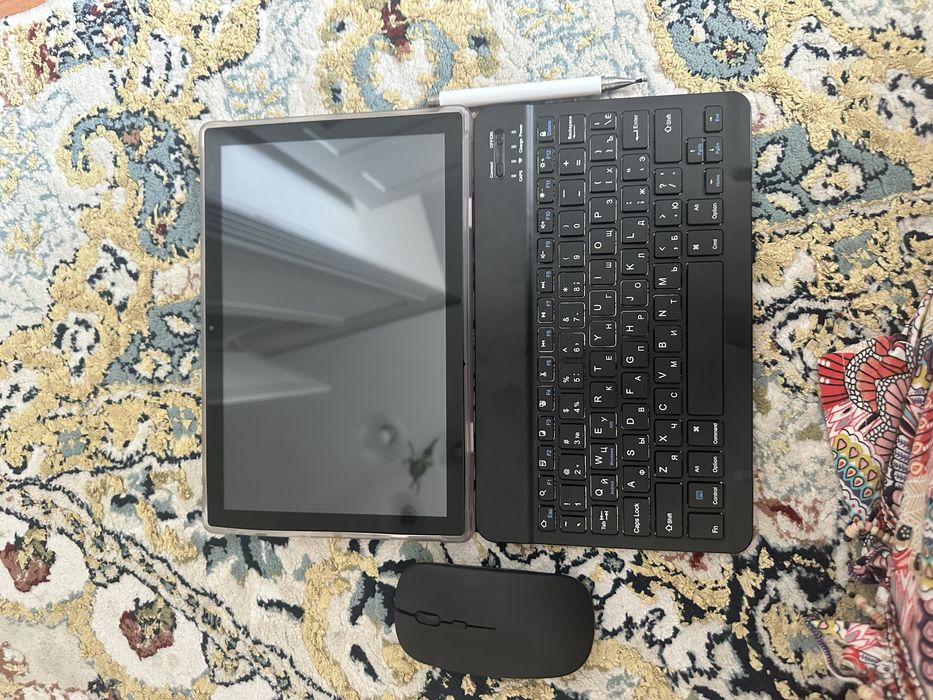 Планшет iphone 17 pro max.