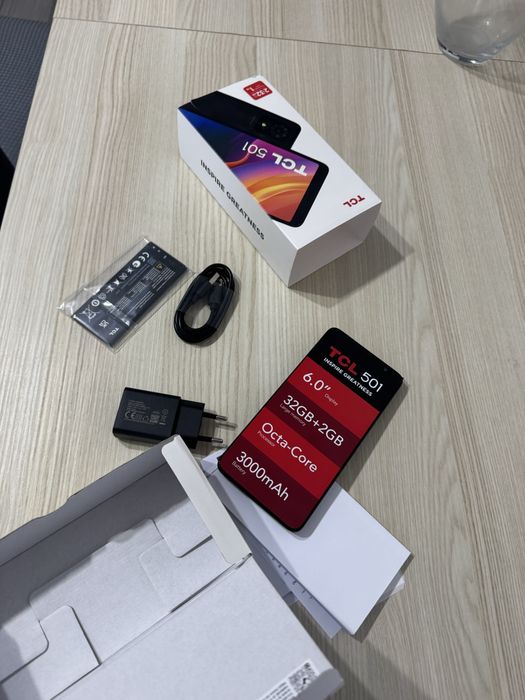 Telefon nou TCL 501