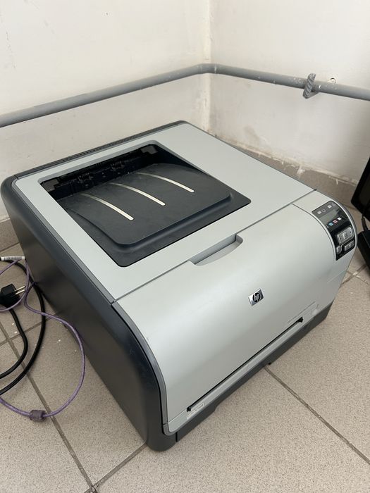 Продам Принтер HP Color LaserJet CP1515n