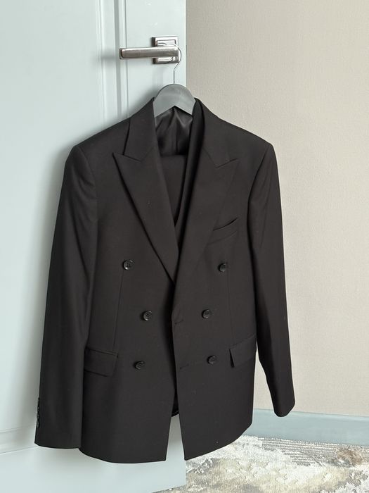 Есть пиджак в новом состояние