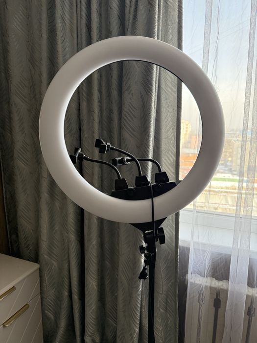 Кольцевая лампа со штативом