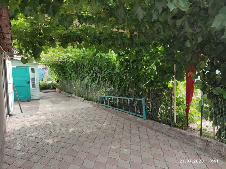 Отдельно стоящий дом в пригороде