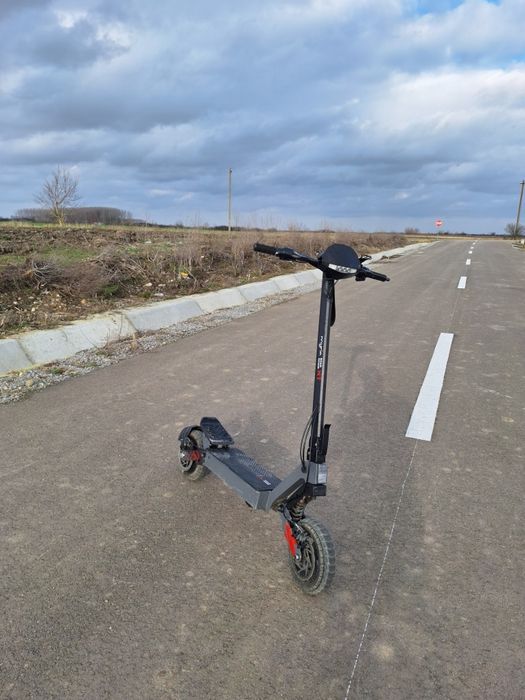 Vând trotineta electrica myria