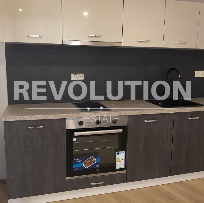 Дава се под наем Двустаен апартамент в Варна, Колхозен пазар - 68 кв.м за 500 € - Снимка #1