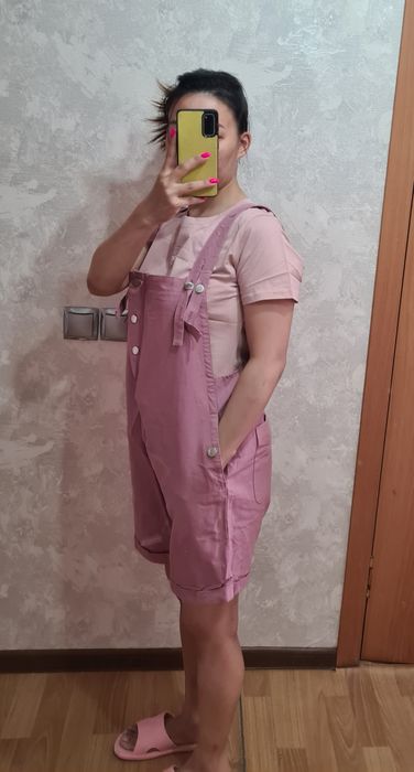 Продам розовый комбез 44рр.