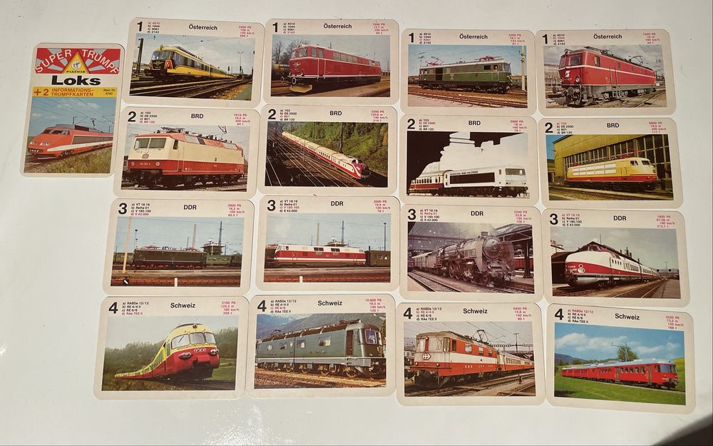 Colecție peste 300 de cartonașe cu locomotive