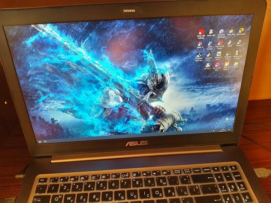 Продавам Laptop ASUS Pro 15 N580VD CPU i7-7Gen GTX1050 4GB VRAM 1100Лв