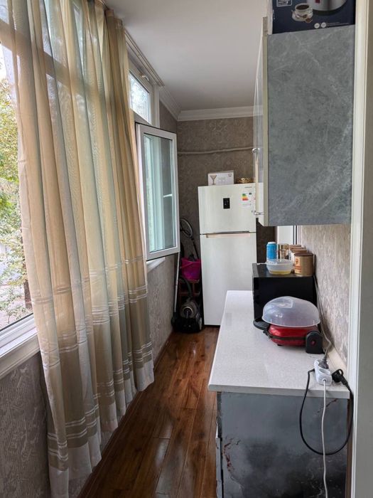 Чиланзар 15.  2 х комнатная Евро ремонт 1.5 х 6 балкон