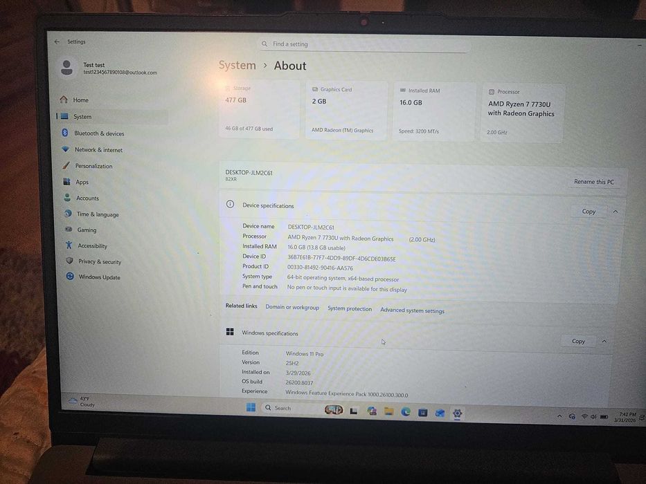 Laptop Lenovo IdeaPad Slim 3 16ABR8 silentios, ideal office