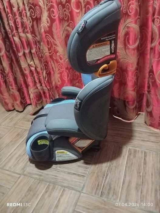 Детское автокресло Chicco KidFit (бустер 2-в-1) в отличном состоянии