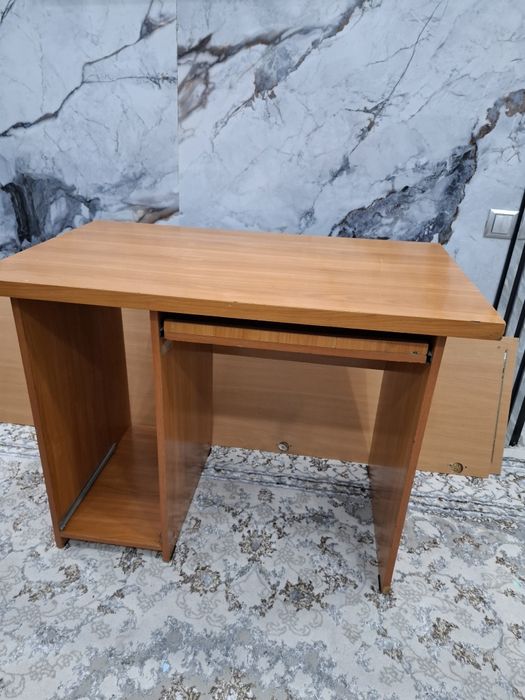 Продаётся компьютерный стол