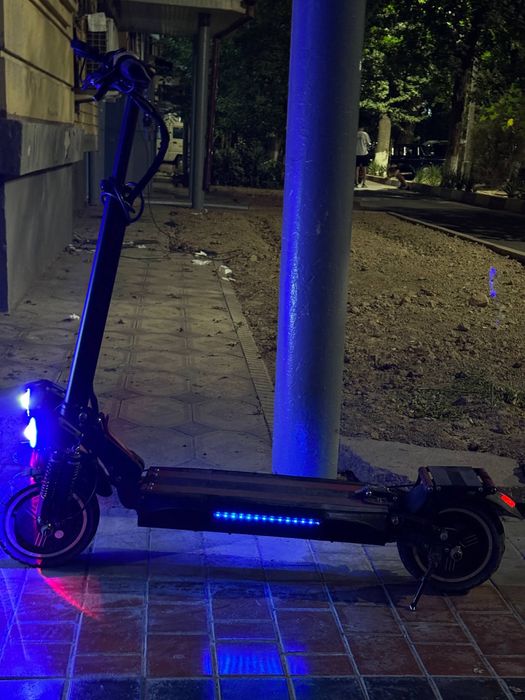 Электросамокат продаю