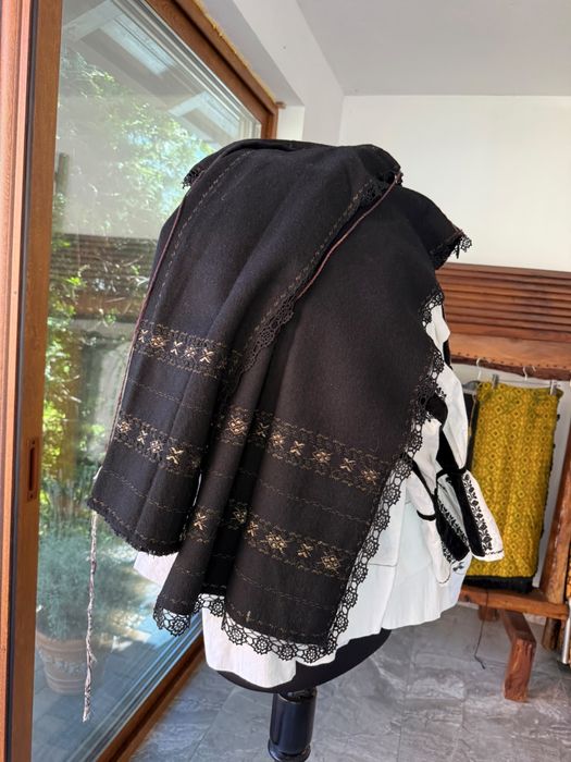 Costum popular vechi autentic