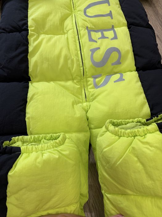 GUESS детски унисекс космонавт-ски гащеризон с качулка