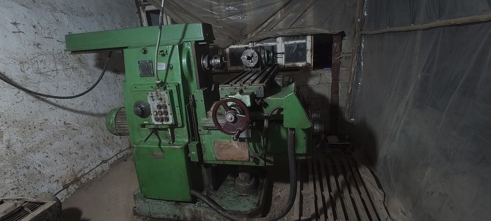 Станок фрезерный 6Т 82 г1. 230