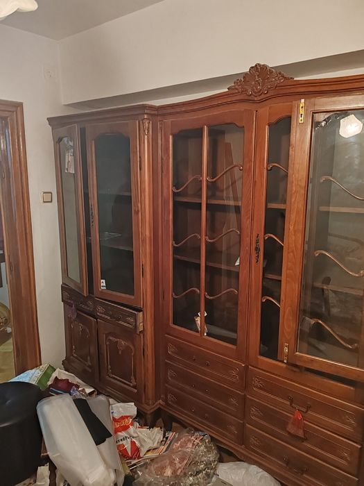 Bibliotecă vintage din lemn masiv, model clasic elegant