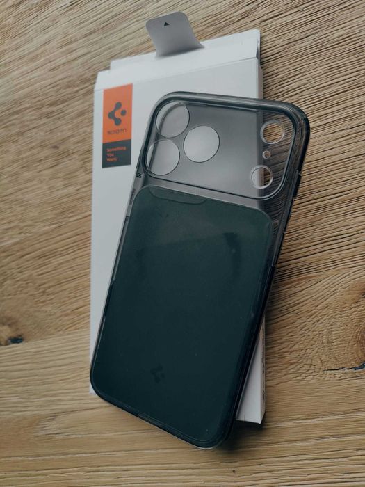 Husa Iphone 17 Pro Max - SPIGEN - Ultra Hybrid T