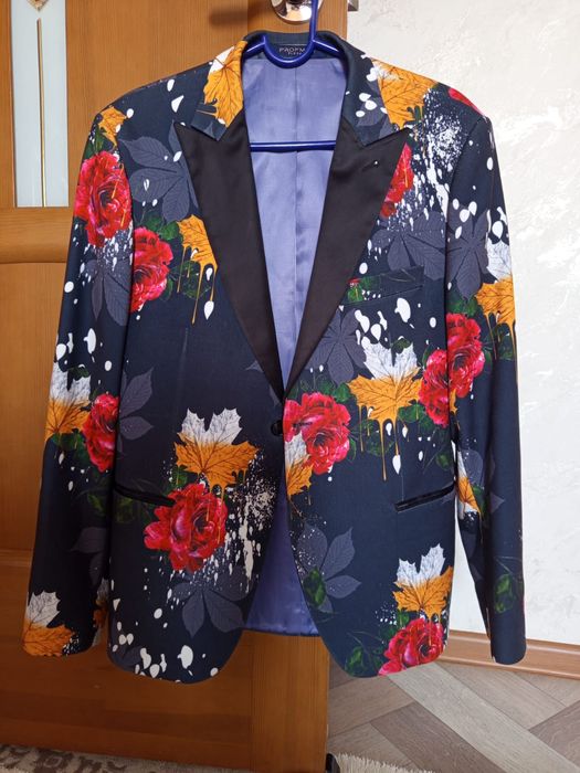 Костюм мужской 10.000 за каждую