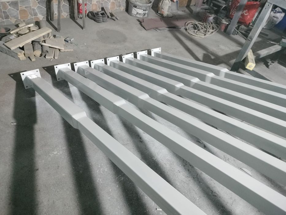 Stâlpi metalici pentru  iluminat 4m