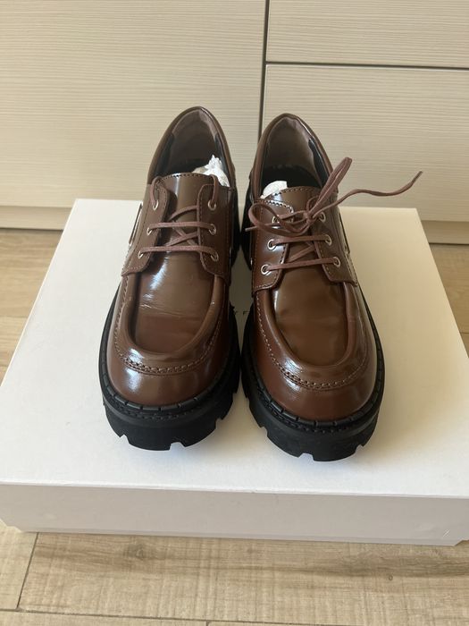 By Far лоуфъри от естествен кожа