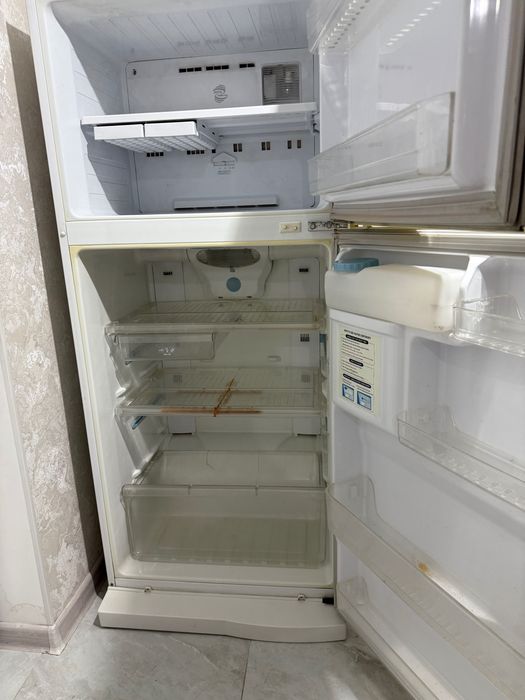 Холодильник ……….