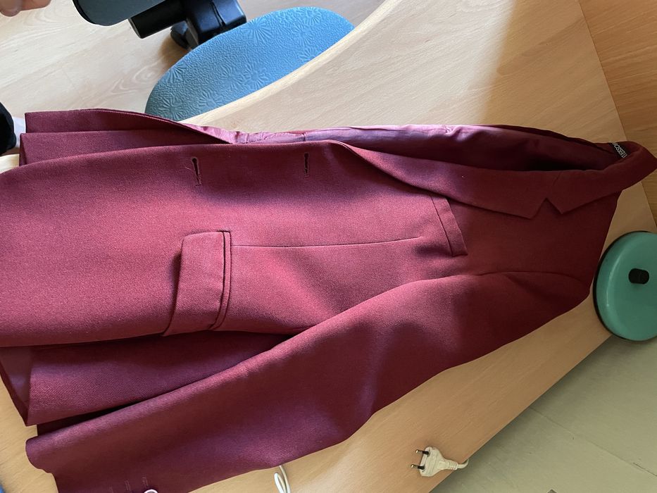 Продам школьную форму (Бордовую)