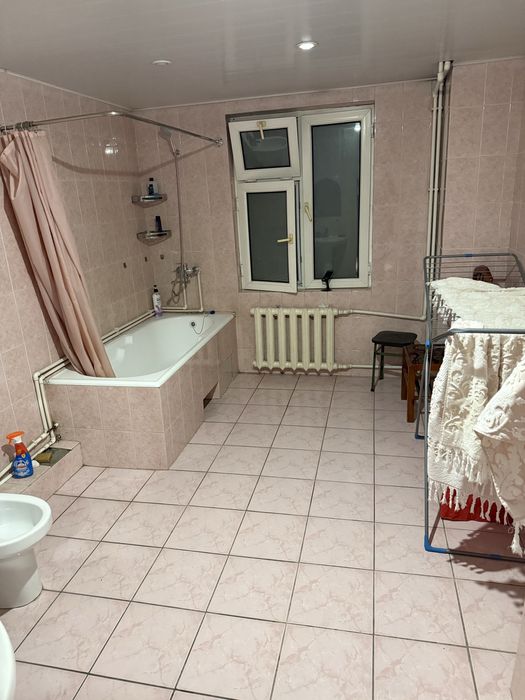 2х комнатная квартира 90кв. 2 этаж.