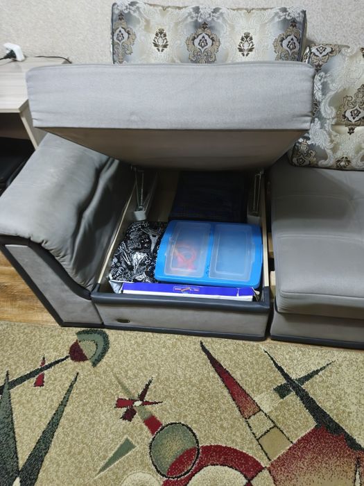 Продаю угловой диван