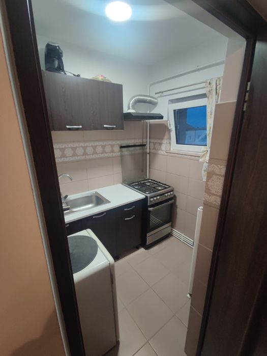Garsoniera conf. 1 complet renovată si utilată.