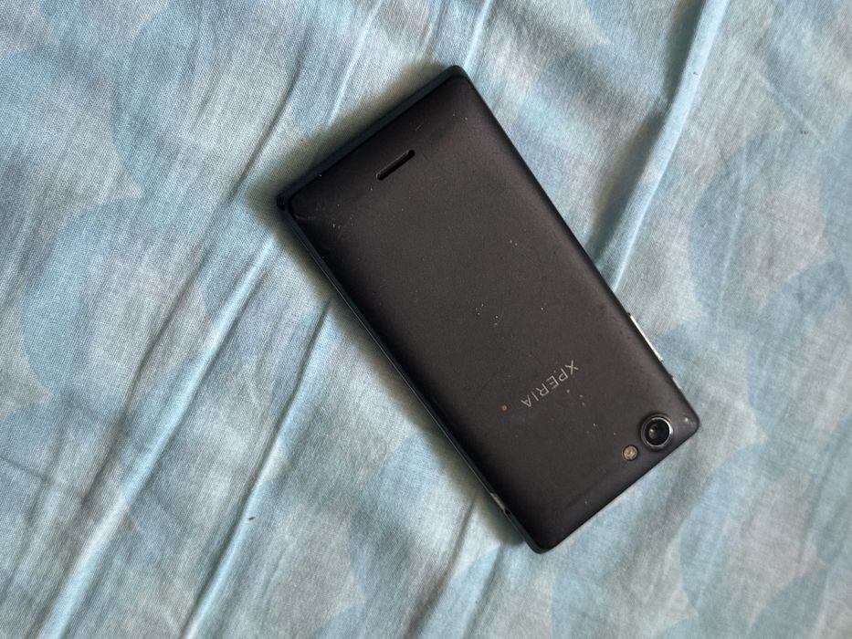Телефон Sony Xperia