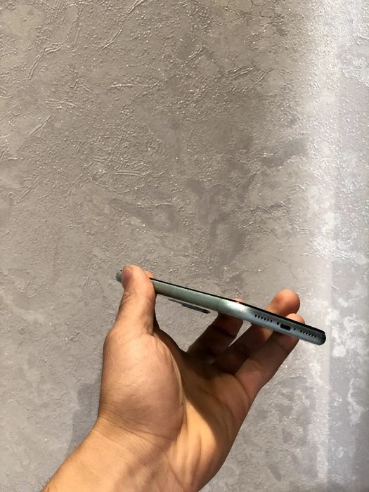 Iphone 11           .