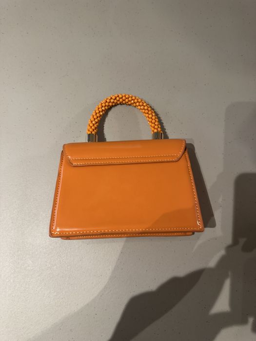 Оранжева мини чанта Zara с мънистена дръжка