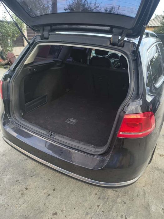 Vând passat b7 în stare foarte buna mai multe detalii  contactați-mă.