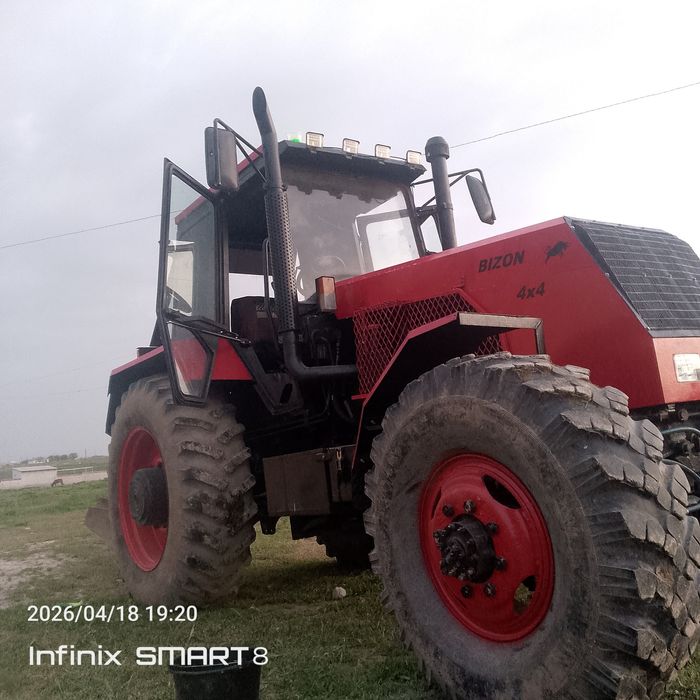 Traktor sotiladi