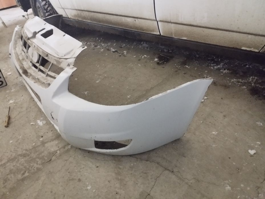 Бампер передний на Приору 2